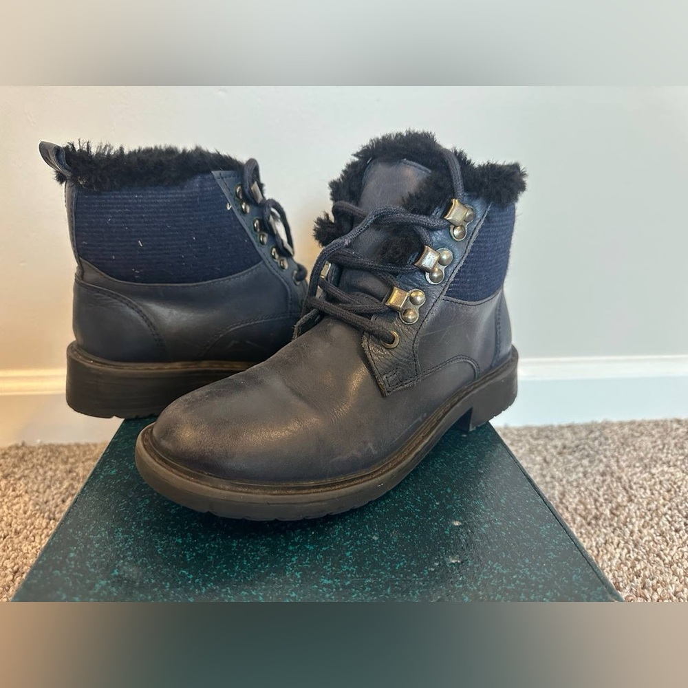 EMU Australia big kids girls waterproof boots.  Size 3